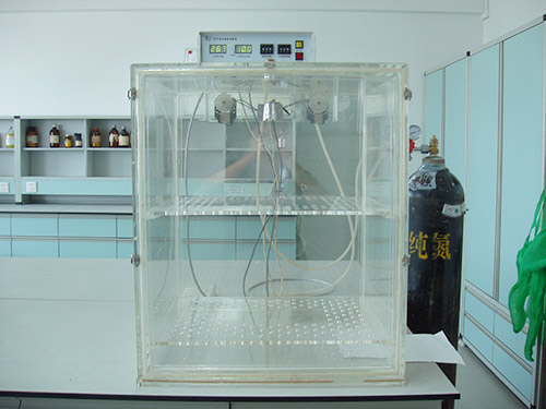 動物培養(yǎng)箱