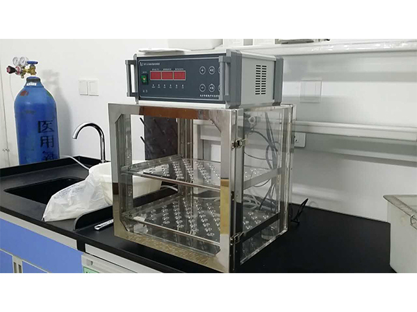 動(dòng)物培養(yǎng)箱